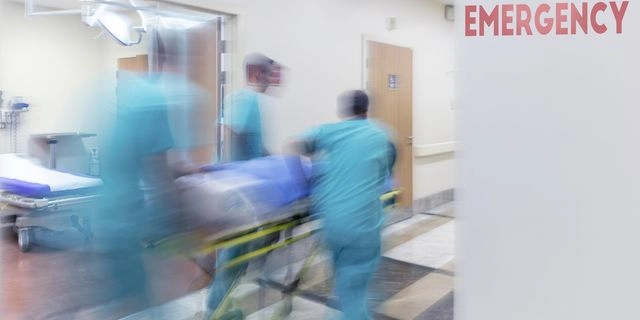 Γιατροί στα επείγοντα δίνουν 7 συμπτώματα που δεν πρέπει να αγνοούμε ποτέ