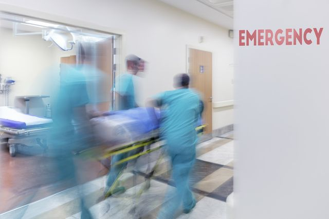 Γιατροί στα επείγοντα δίνουν 7 συμπτώματα που δεν πρέπει να αγνοούμε ποτέ