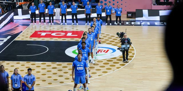 Ο Γιάννης Σερβετάς αποτύπωσε αυτό που σκεφτήκαμε όλοι μετά τη νίκη της Εθνικής επί της Ισπανίας