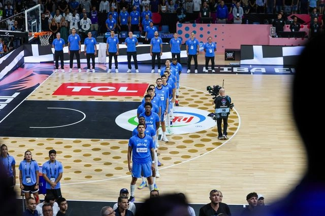 Ο Γιάννης Σερβετάς αποτύπωσε αυτό που σκεφτήκαμε όλοι μετά τη νίκη της Εθνικής επί της Ισπανίας
