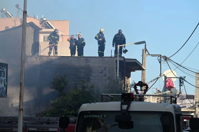 Φωτιά σε επιχείρηση στην περιοχή του Ρέντη – Μεγάλη κινητοποίηση της Πυροσβεστικής