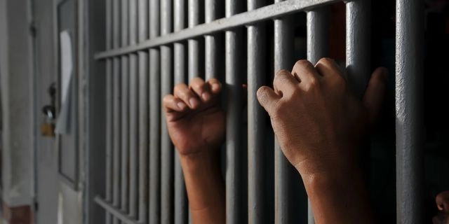 Κύπρος: Κατήγγειλε τον βιασμό του από συγκρατούμενούς του – Τον απειλούσαν με βίντεο