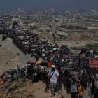 Εκτοπισμένοι Παλαιστίνιοι φεύγουν από την Πόλη της Γάζας
