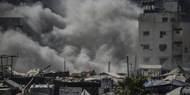 Το Ισραήλ κλιμακώνει τη χερσαία επιχείρηση στην πόλη της Γάζας – “Ό βομβαρδισμός είναι αδιανόητος”