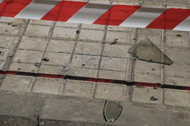 Καλλιθέα: Εμπρηστική επίθεση σε καφετέρια – Εντοπίστηκαν υπολείμματα από γκαζάκια