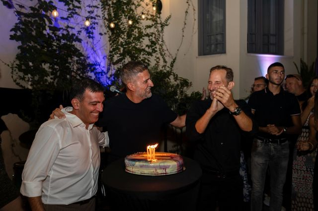 Το in[n]Athens έγινε 10 – Το γιόρτασε μαζί με φίλους και συνεργάτες – και φυσικά με πολλή μουσική, φαγητό και κοκτέιλ στο αίθριο