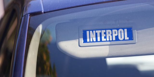 “Σαφάρι” συλλήψεων της Ιντερπόλ στην Αφρική για απάτες μέσω σάιτ γνωριμίων