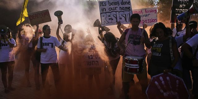 Πορεία διαμαρτυρίας στο σπίτι του Νετανιάχου: “Σταμάτα να καθυστερείς”