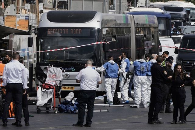 Ισραήλ: Ένοπλη επίθεση στην Ιερουσαλήμ – Τουλάχιστον 6 νεκροί
