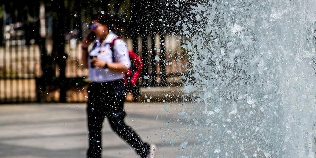 Καιρός: Επιμένουν οι άνεμοι, μικρή πτώση της θερμοκρασίας