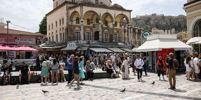 ΕΛΣΤΑΤ: “Προσγείωση” της ανάπτυξης στο β’ τρίμηνο – “Καμπανάκι” για την οικονομία