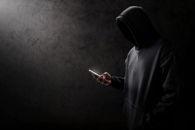 Καταγγελία για απειλές σε δικηγόρο που υπερασπίζεται Παλαιστίνιους – “Θα σε σαπίσω στο ξύλο”