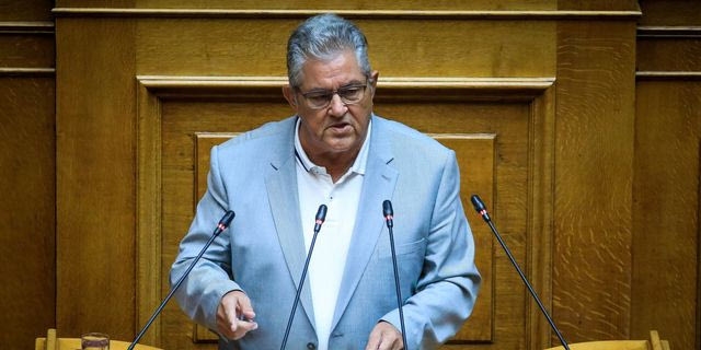 Ο Δημήτρης Κουτσούμπας στο βήμα της Βουλής