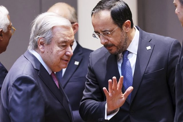 Τριμερής συνάντηση για Κυπριακό: Επανεκκίνηση των συνομιλιών ζήτησε ο ΓΓ του ΟΗΕ