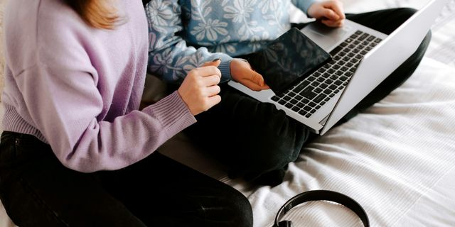 «Back to School» στην COSMOTE TELEKOM και τον ΓΕΡΜΑΝΟ με 20% payzy cashback για αγορές laptop