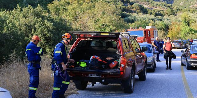 Λάρισα: Απεγκλωβίστηκε ζωντανός ο άνδρας που είχε παγιδευτεί σε σπηλιά