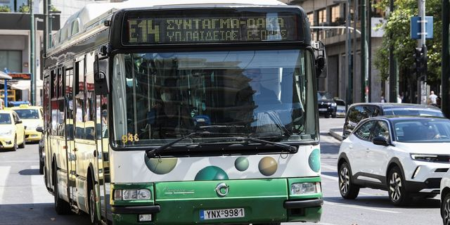 Σεξουαλική παρενόχληση 22χρονης σε λεωφορείο στην Αθήνα – Ο οδηγός εγκλώβισε τον δράστη