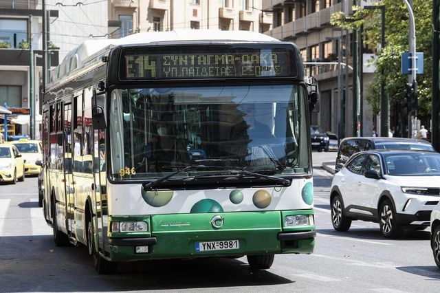 Σεξουαλική παρενόχληση 22χρονης σε λεωφορείο στην Αθήνα – Ο οδηγός εγκλώβισε τον δράστη