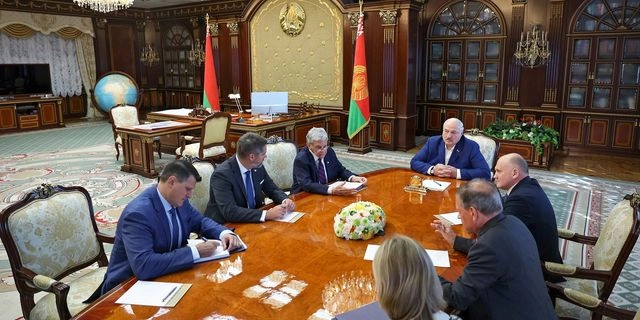 Λευκορωσία: Ελεύθεροι 52 κρατούμενοι σε μια προσπάθεια συμφιλίωσης με τις ΗΠΑ