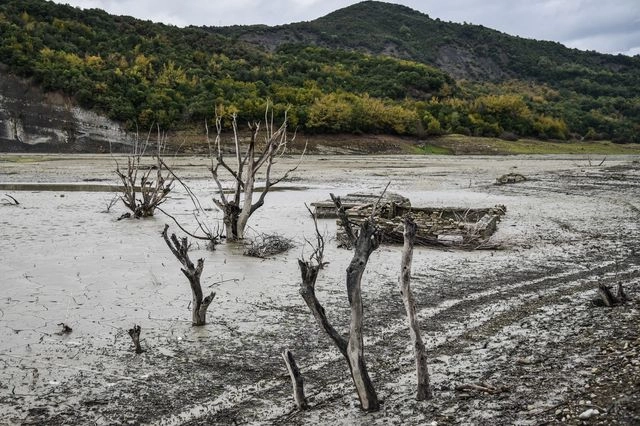 Meteo: Σε συνθήκες ξηρασίας η Ελλάδα – Χάρτης με τις περιοχές που πλήττονται περισσότερο