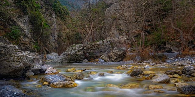 Ακατάλληλο για κατανάλωση το νερό στο Λιτόχωρο – Εντοπίστηκε νεκρό άλογο στο φαράγγι του Ενιπέα