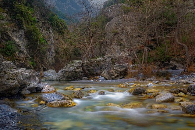 Ακατάλληλο για κατανάλωση το νερό στο Λιτόχωρο – Εντοπίστηκε νεκρό άλογο στο φαράγγι του Ενιπέα