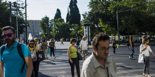 ΕΒΕΠ: Πώς ορίζεται η μεσαία τάξη στην Ελλάδα του 2025 – Πίνακες