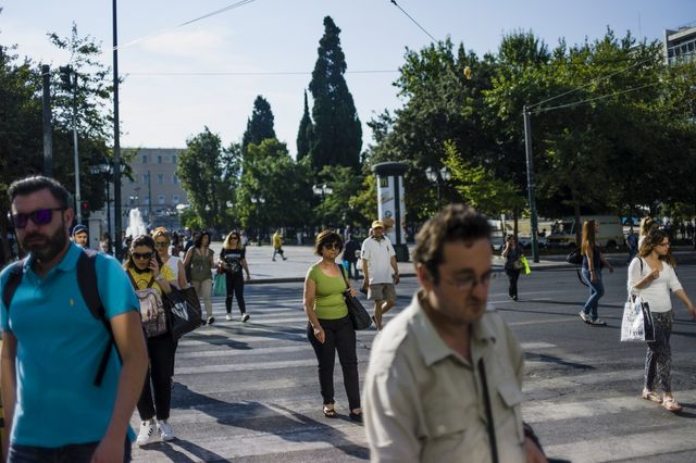 ΕΒΕΠ: Πώς ορίζεται η μεσαία τάξη στην Ελλάδα του 2025 – Πίνακες