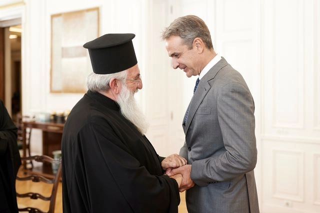 Ο Μητσοτάκης τείνει “κλάδον ελαίας” στην Εκκλησία Κρήτης – Τι συζήτησε με τον Ευγένιο