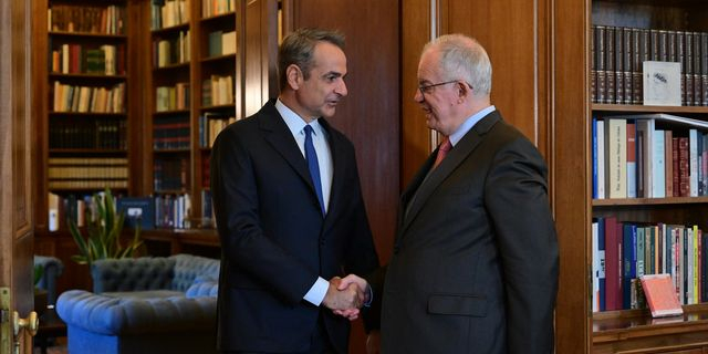 Συνάντηση του Προέδρου της Δημοκρατίας Κωνσταντίνου Αν. Τασούλα με τον Πρωθυπουργό Κυριάκο Μητσοτάκη.