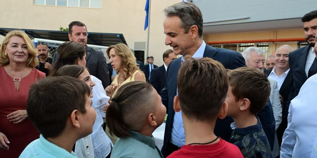 Στον αγιασμό του 8ου Δημοτικού Νέας Φιλαδέλφειας ο Κυριάκος Μητσοτάκης