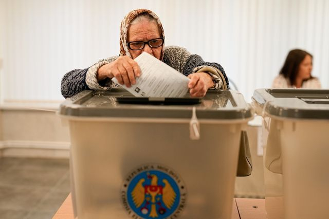 Εκλογές στη Μολδαβία: Κρίσιμη η σημερινή κάλπη για την πορεία ένταξης στην ΕΕ