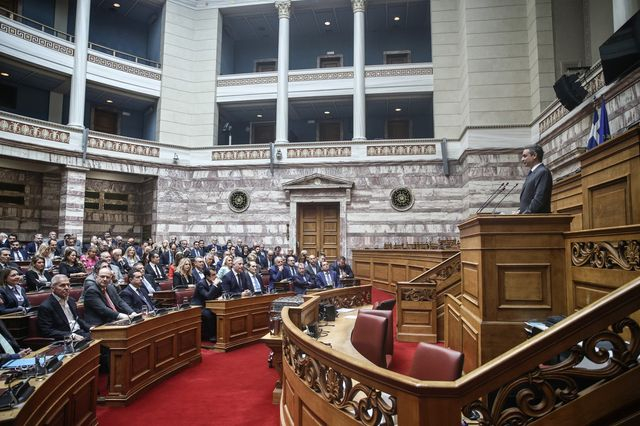 Η ΝΔ δεν ξέρει τι να κάνει με το ΠΑΣΟΚ και με το… ΠΑΣΟΚ εσωτερικού