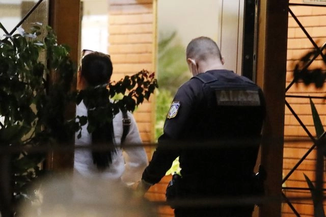 Νέος Κόσμος: Τι εξετάζουν οι Αρχές για το ζευγάρι που βρέθηκε νεκρό σε διαμέρισμα