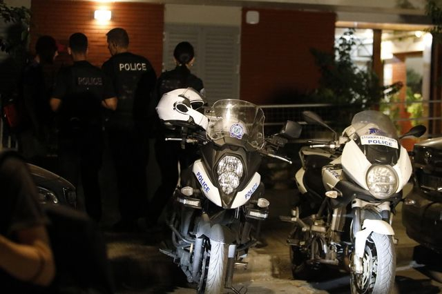 Νέος Κόσμος: Τι δείχνουν τα πρώτα στοιχεία για το ζευγάρι που βρέθηκε νεκρό σε διαμέρισμα