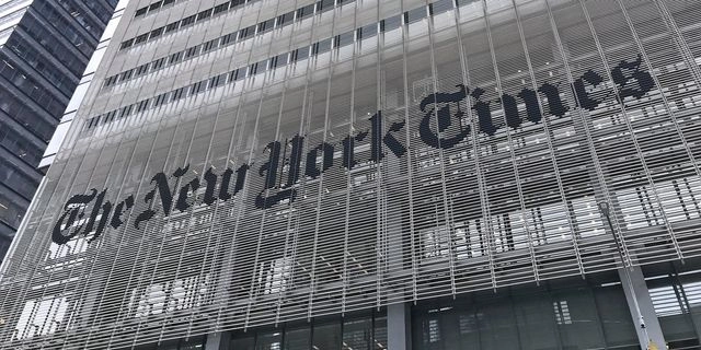 Ο Τραμπ μηνύει τους New York Times και ζητά 15 δισ. δολάρια