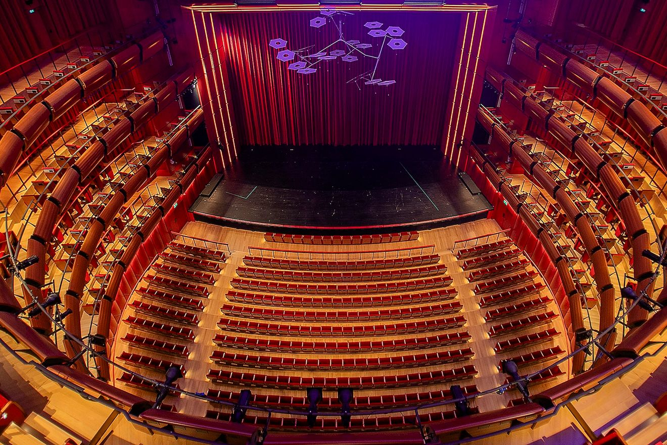 Αίθουσα Σταύρος Νιάρχος- ΕΛΣ