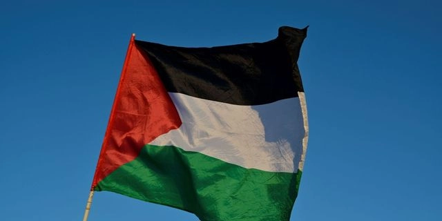 March to Gaza Greece: Σάλπαρε το “Οξυγόνο” από τη Σύρο για Γάζα