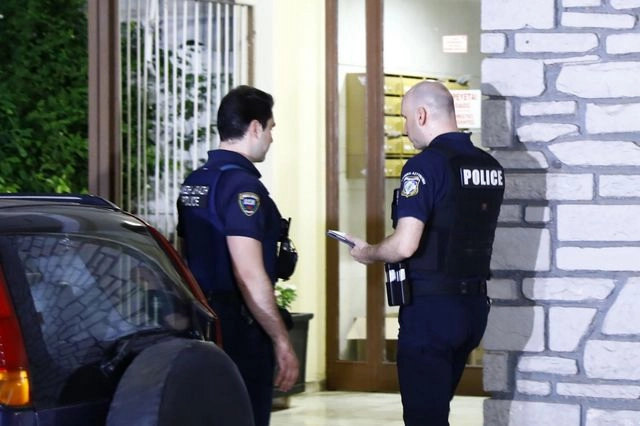 Τραγωδία στα Πατήσια: Νεκρή γυναίκα που γέννησε στο διαμέρισμά της
