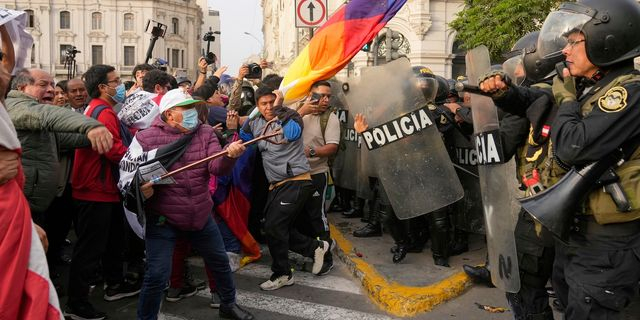 Περού: Τουλάχιστον 18 τραυματίες σε συγκρούσεις μεταξύ αστυνομικών – διαδηλωτών