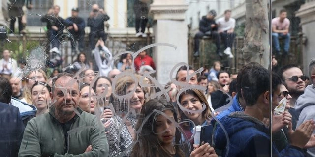 Θέματα όπως οι αξίες της οικογένειας και ο κίνδυνος «αλλοίωσης του πολιτισμού μας» θα βγουν στην πρώτη σειρά της πολιτικής αντιπαράθεσης