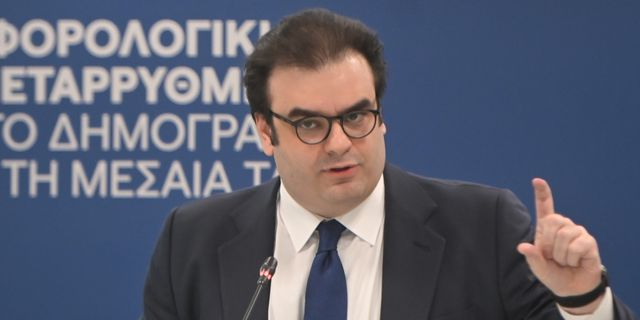 Πιερρακάκης: Ένα δισ. ευρώ στους λογαριασμούς των δημοσίων υπαλλήλων το 2026