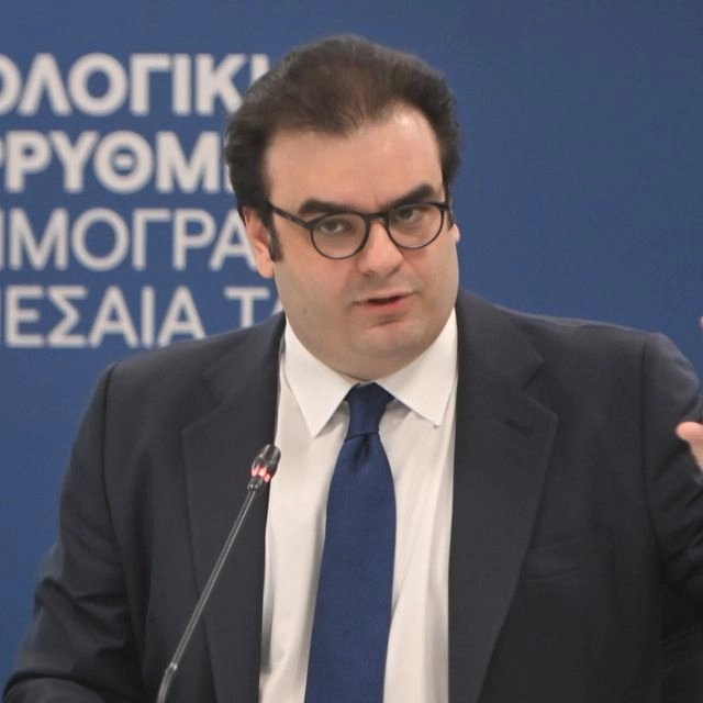 Πιερρακάκης: “Από τα μέτρα της κυβέρνησης ωφελούνται όλοι οι πολίτες”