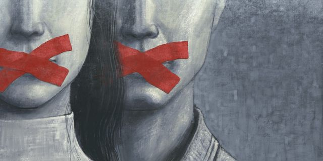 Ένα κεφάλι στο κουτί της πίτσας