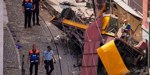 Αγοράκι ανασύρθηκε ζωντανό από τα συντρίμμια του τελεφερίκ Γκλόρια