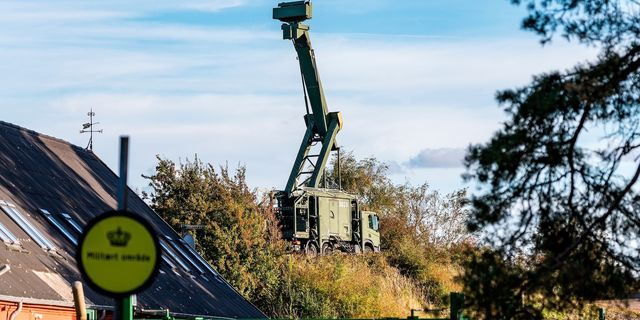 Drones σε στρατιωτικές εγκαταστάσεις της Δανίας – Ανησυχία για “υβριδική επίθεση”