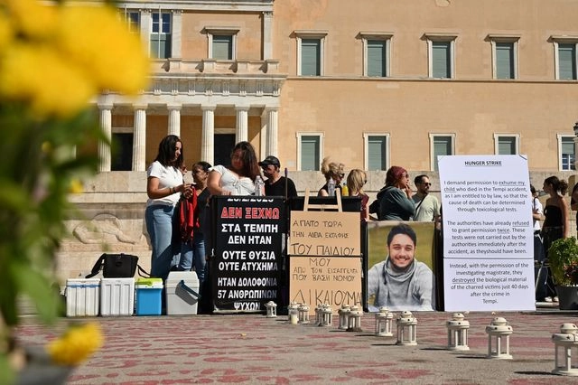 Πάνος Ρούτσι: Μεγάλη συγκέντρωση για τον απεργό πείνας – “Έχω δώσει υπόσχεση στο παιδί μου”
