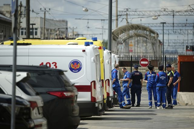 Ρωσία: Eκτροχιάστηκαν δύο τρένα – Νεκρός ένας μηχανοδηγός