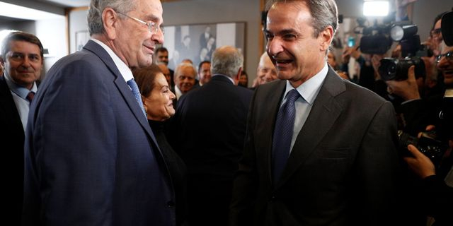 Χτύπημα Σαμαρά σε Μητσοτάκη μετά το “χουνέρι” στη Νέα Υόρκη