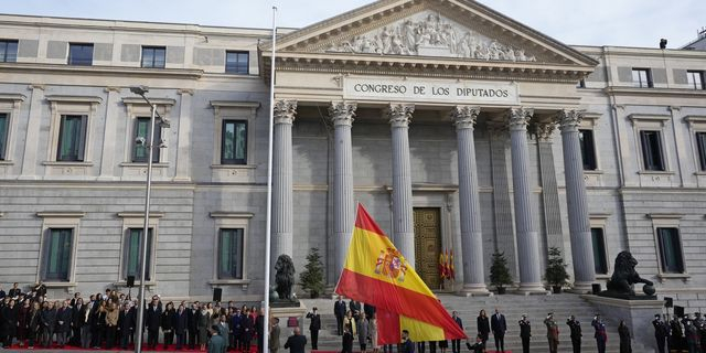 Ισπανία: Το κοινοβούλιο έβαλε στο συρτάρι νομοσχέδιο για μείωση των εβδομαδιαίων ωρών εργασίας